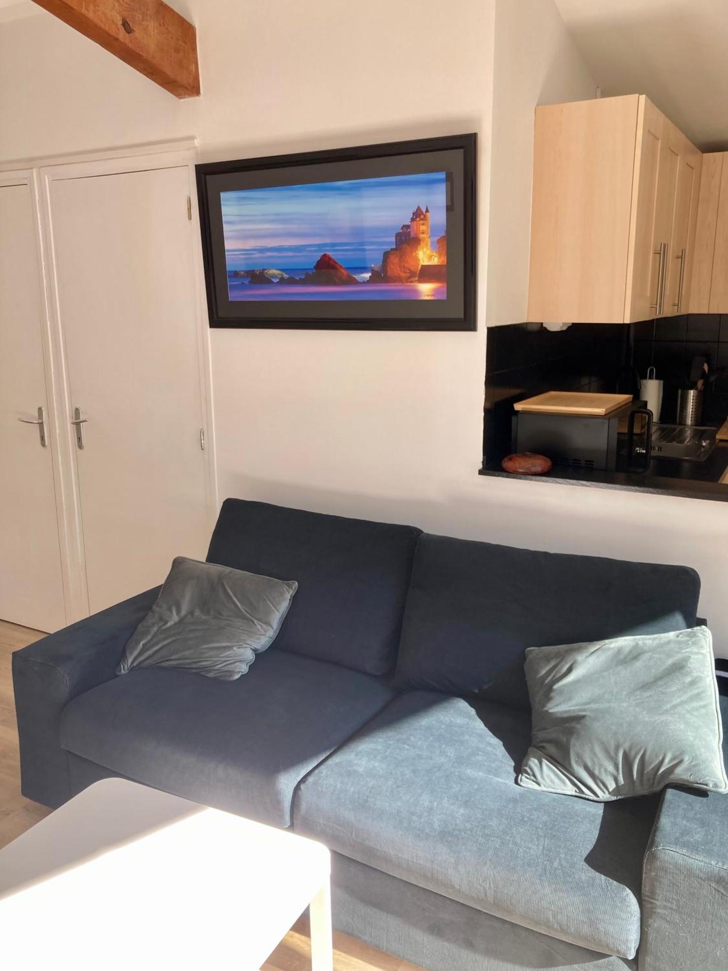 Appartement Charming 1 Bedroom Flat, Center With Pool And Car Park *
