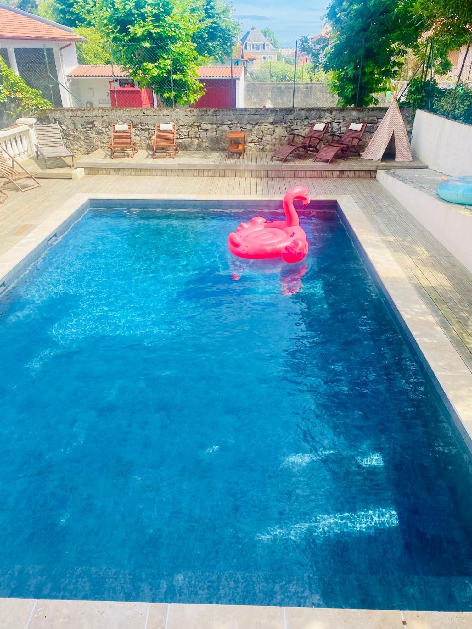 Appartement Charming 1 Bedroom Flat, Center With Pool And Car Park
